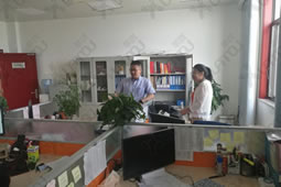 華謀咨詢?yōu)槟常犭娦袠I(yè)）公司進(jìn)行現(xiàn)場(chǎng)打造輔導(dǎo)講解